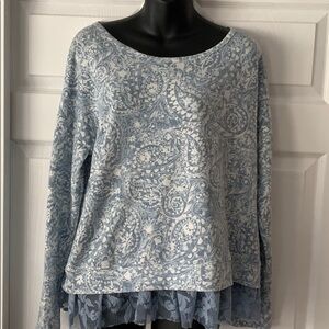 🌿89th & Madison Top Blue Paisley Lace